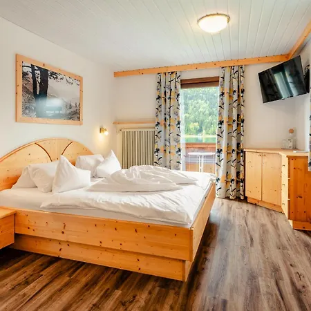 Haus Binter Guest house Weissensee